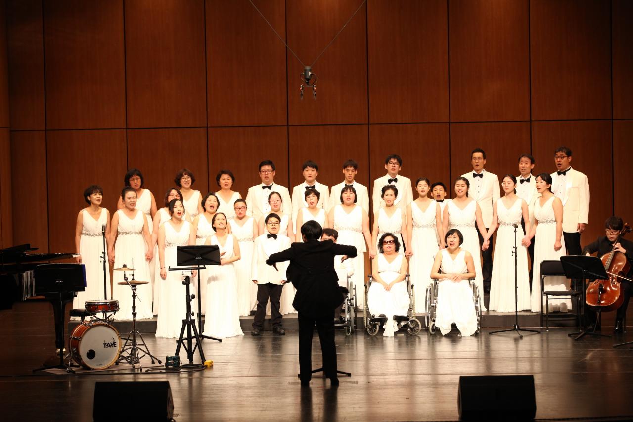BandPhoto_2020_01_24_11_37_56